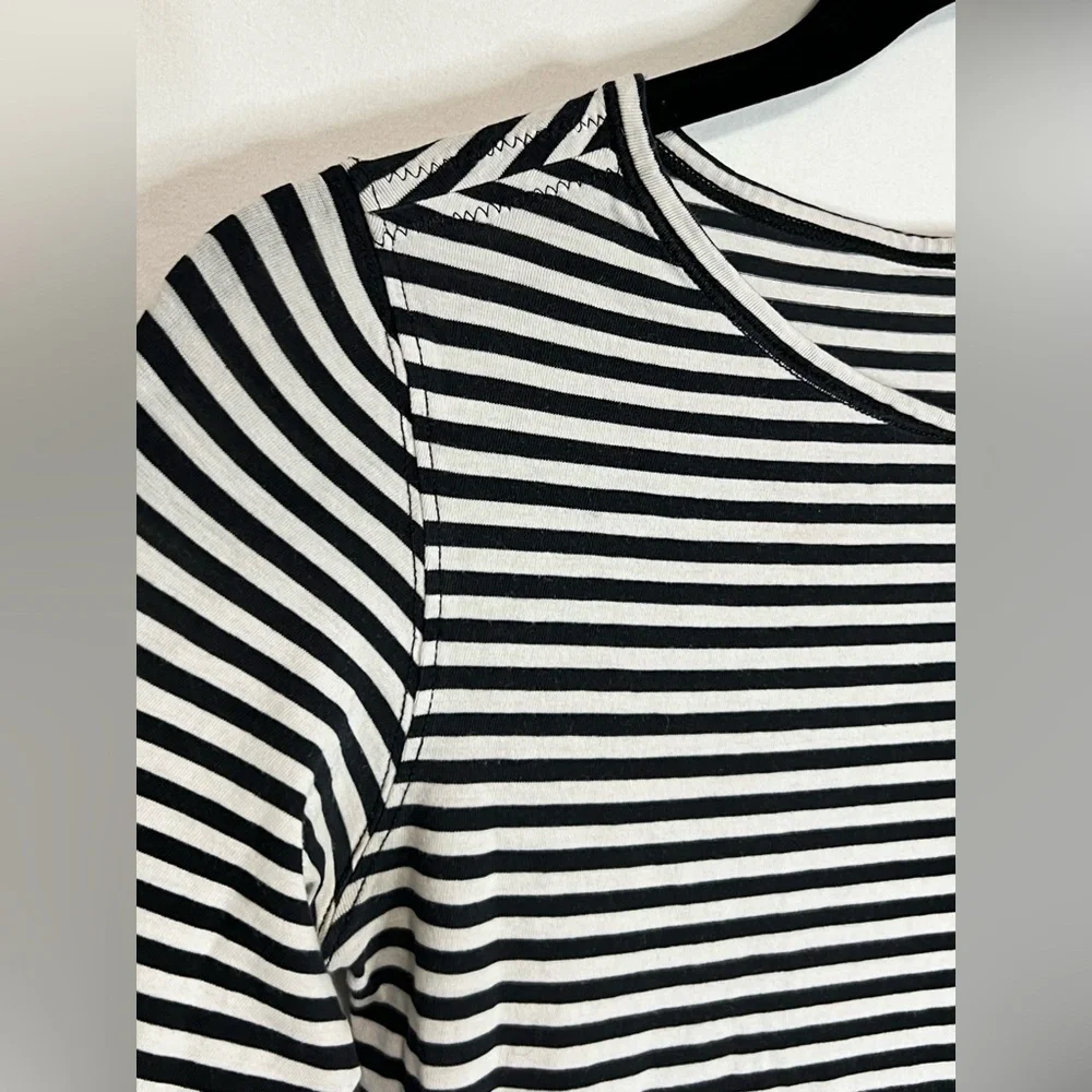 Lululemon Devotion Long Sleeve Tee Activewear Yoga Workout Stripes Stretchy Gym
